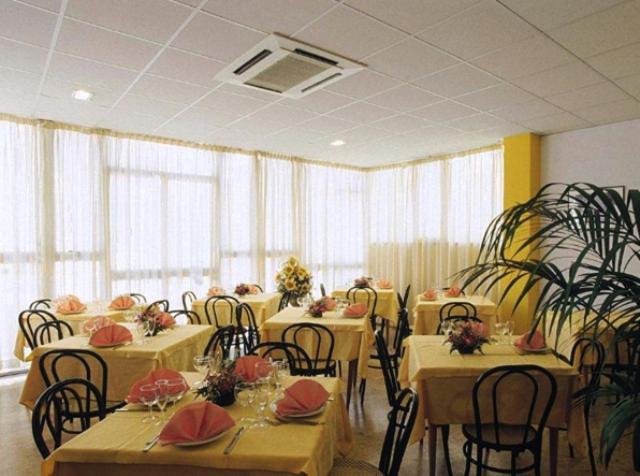 Hotel Capitol Pesaro Exterior photo