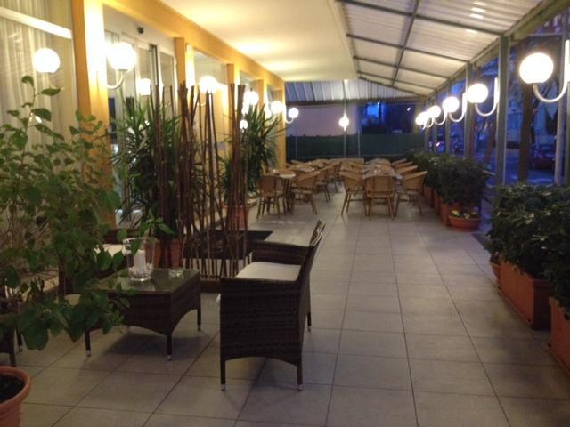 Hotel Capitol Pesaro Exterior photo