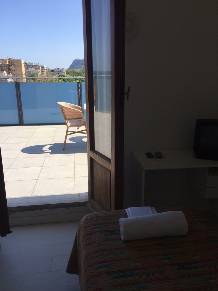 Hotel Capitol Pesaro Exterior photo