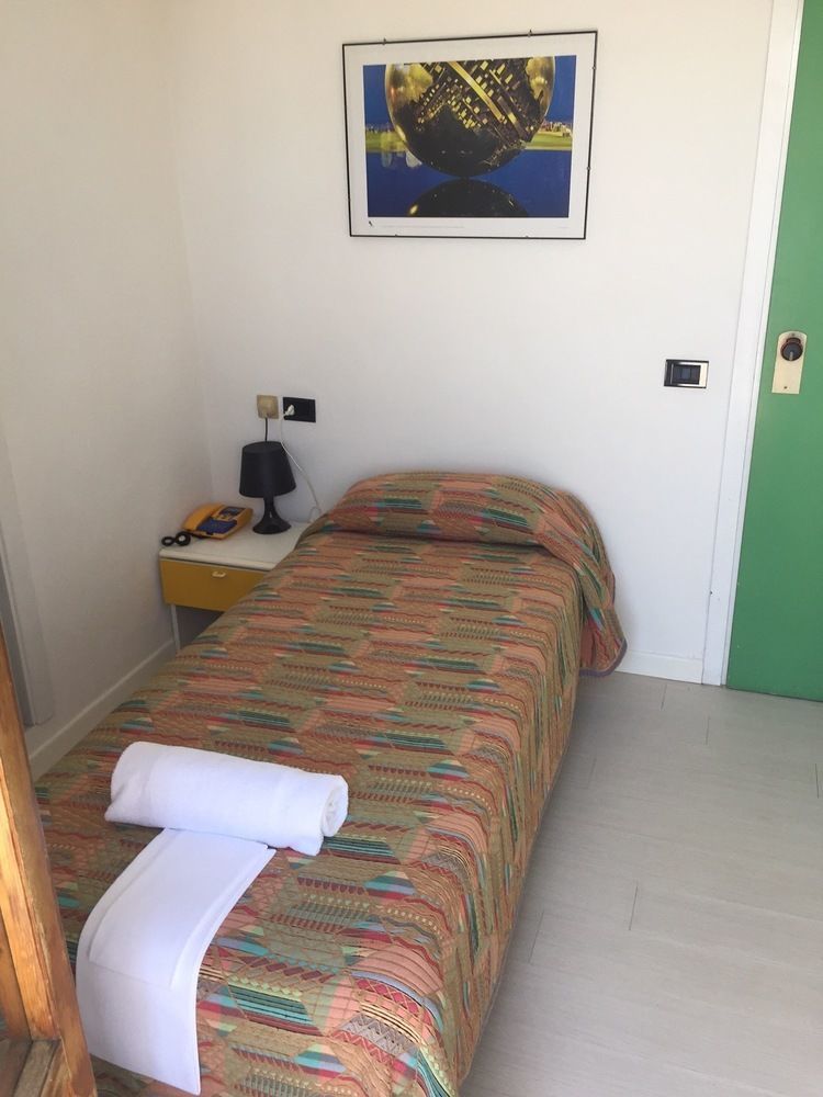 Hotel Capitol Pesaro Exterior photo
