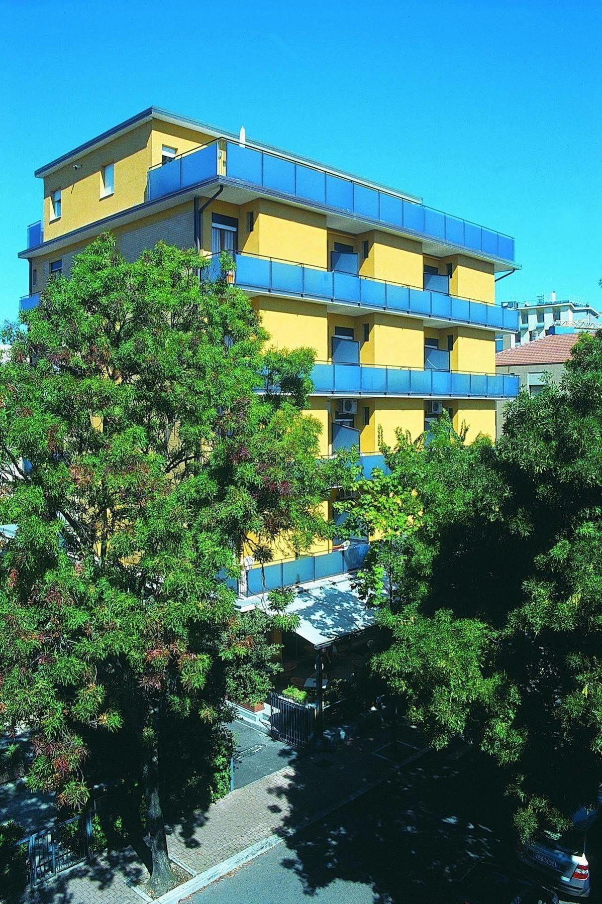 Hotel Capitol Pesaro Exterior photo